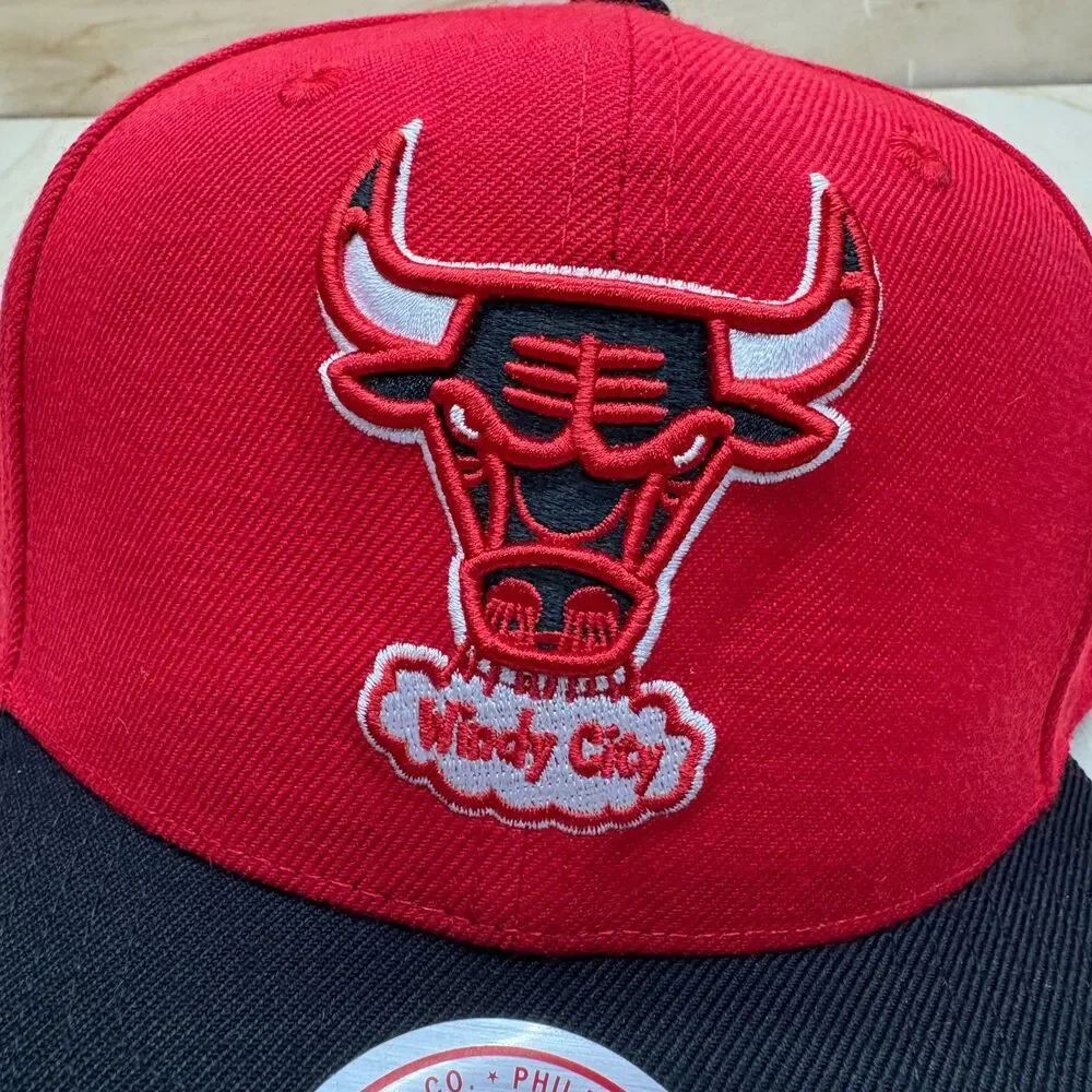 NEW Chicago Bulls Mitchell Ness Hardwood Classics Team Two-Tone 2.0 Snapback Hat